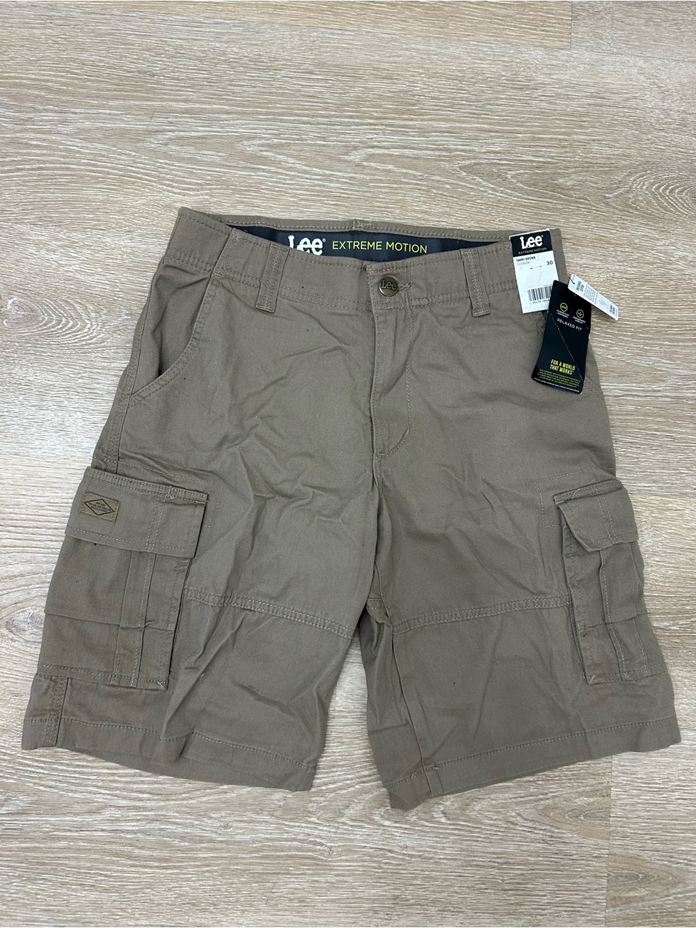 Lee Extreme Motion Cargo Shorts Men's 30 tan Performance Ripstop stretch NEW